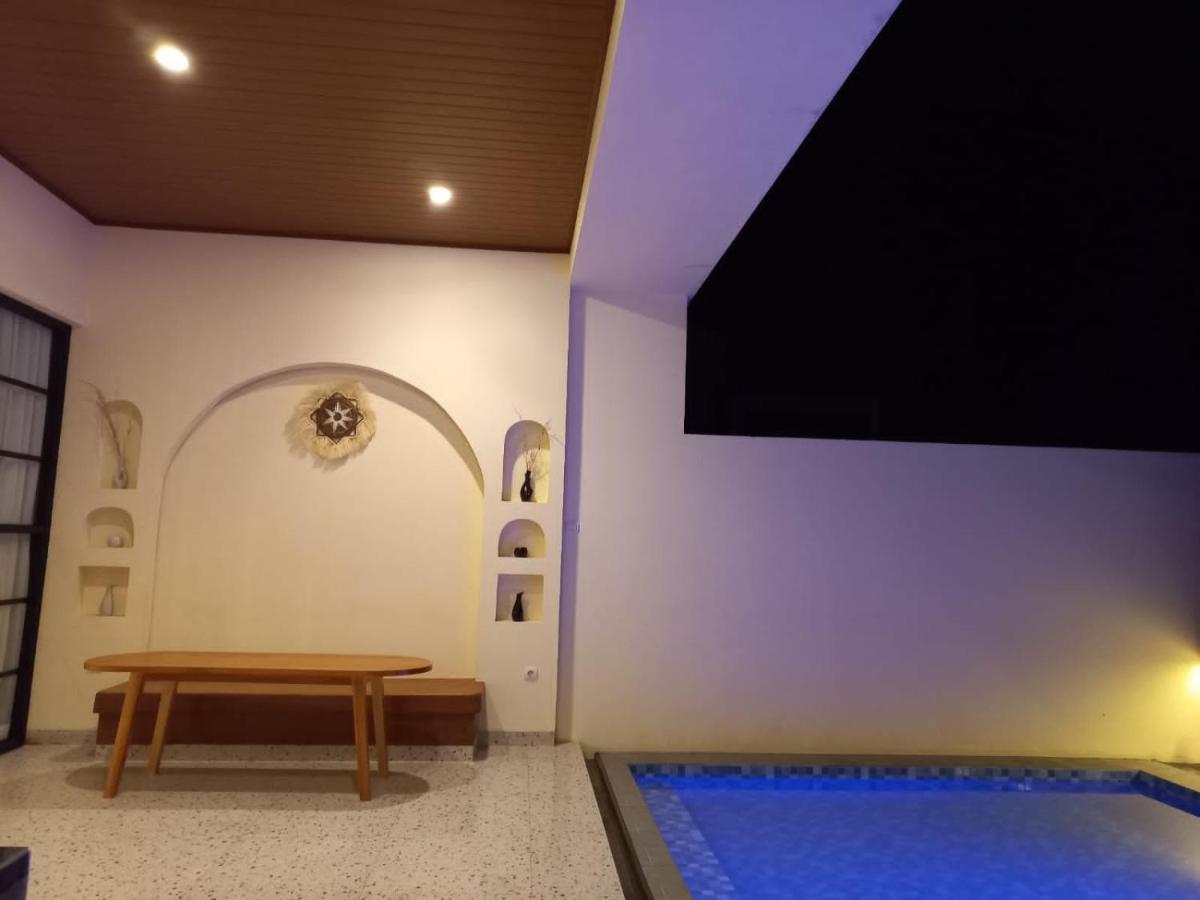 Azalea Room By The Anp Villas Cikundul Ruang foto